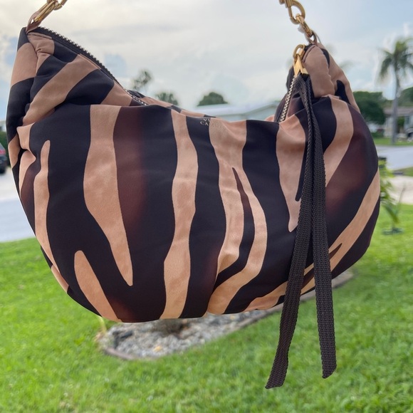 VINCE CAMUTO Washable Nylon Crossbody Harlo In Brown Zebra - Picture 10 of 12